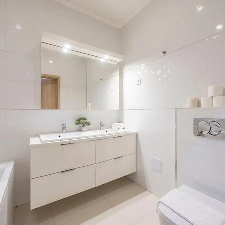 Deluxe & Charm Central Suite Next The Andrassy Fashion St Budapest Exterior photo